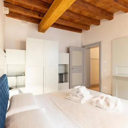 Palazzo Reggiani - Dante Alighieri Appartement