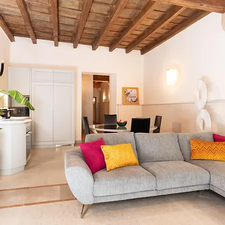 Palazzo Reggiani - Dante Alighieri Appartement