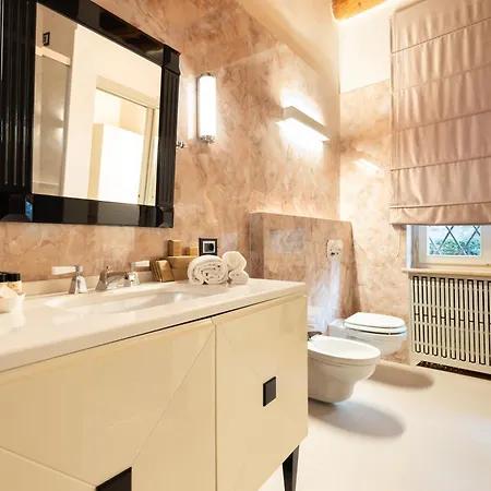 Palazzo Reggiani - Dante Alighieri Apartment *